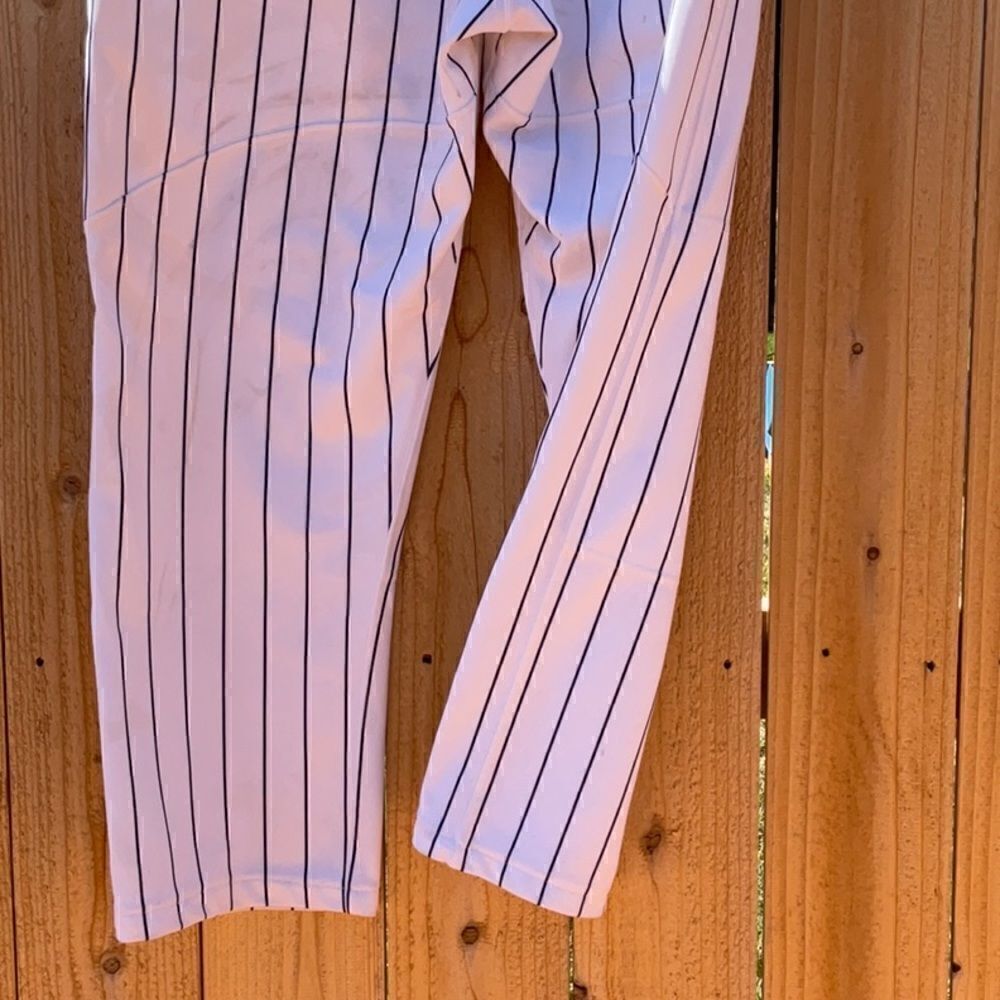 Take 50% OFF- Under Armor Authentic Striped Baseball Men, Size-36 - Picture 7 of 9